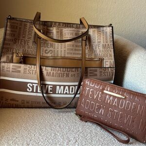 Steve MaddenTote Bag w/ Wallet